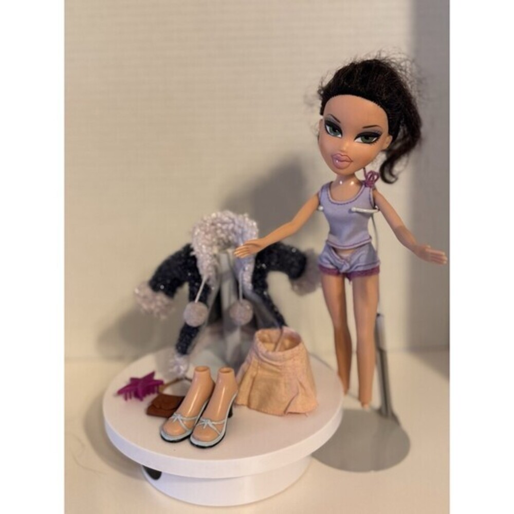Bratz Doll Forever Diamondz Fianna 2001 Redressed With Extra Outfit